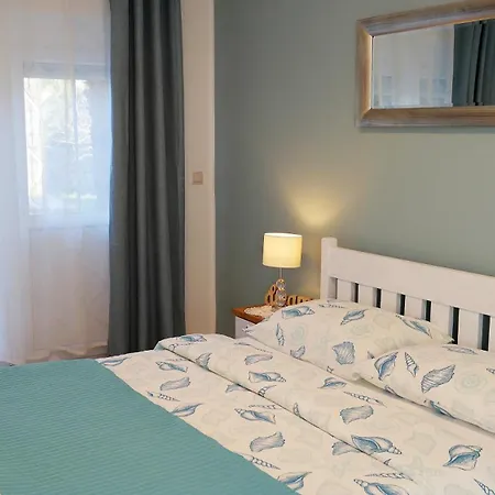 Holek Vikendica Silo (Krk)